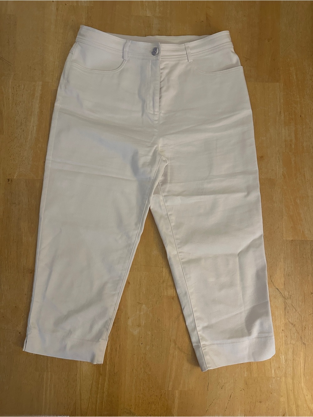 Mode de Vie White Capri Pants Size 6